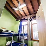 Hostal Santa Monaca *