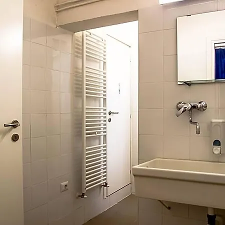 Santa Monaca Hostel