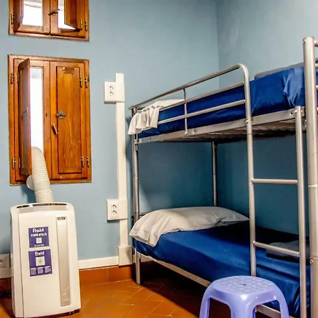 Santa Monaca Albergue *